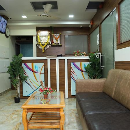 Hotel Satyam Residency Nova Bombaim Exterior foto
