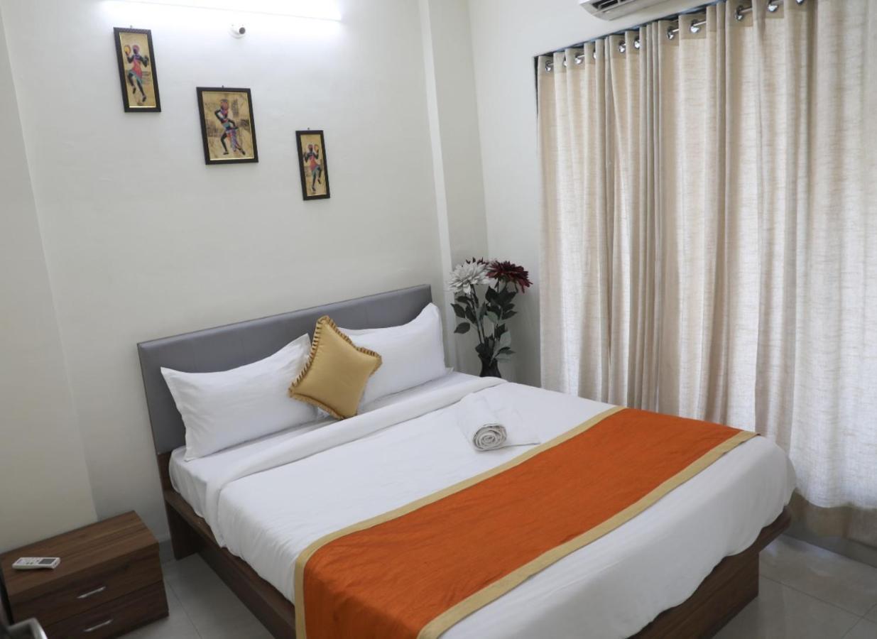 Hotel Satyam Residency Nova Bombaim Exterior foto