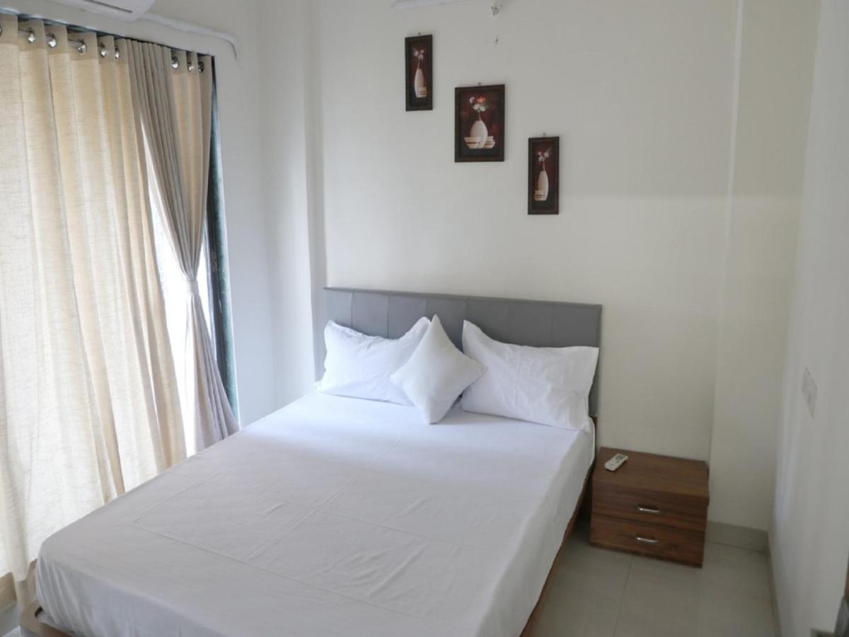 Hotel Satyam Residency Nova Bombaim Exterior foto