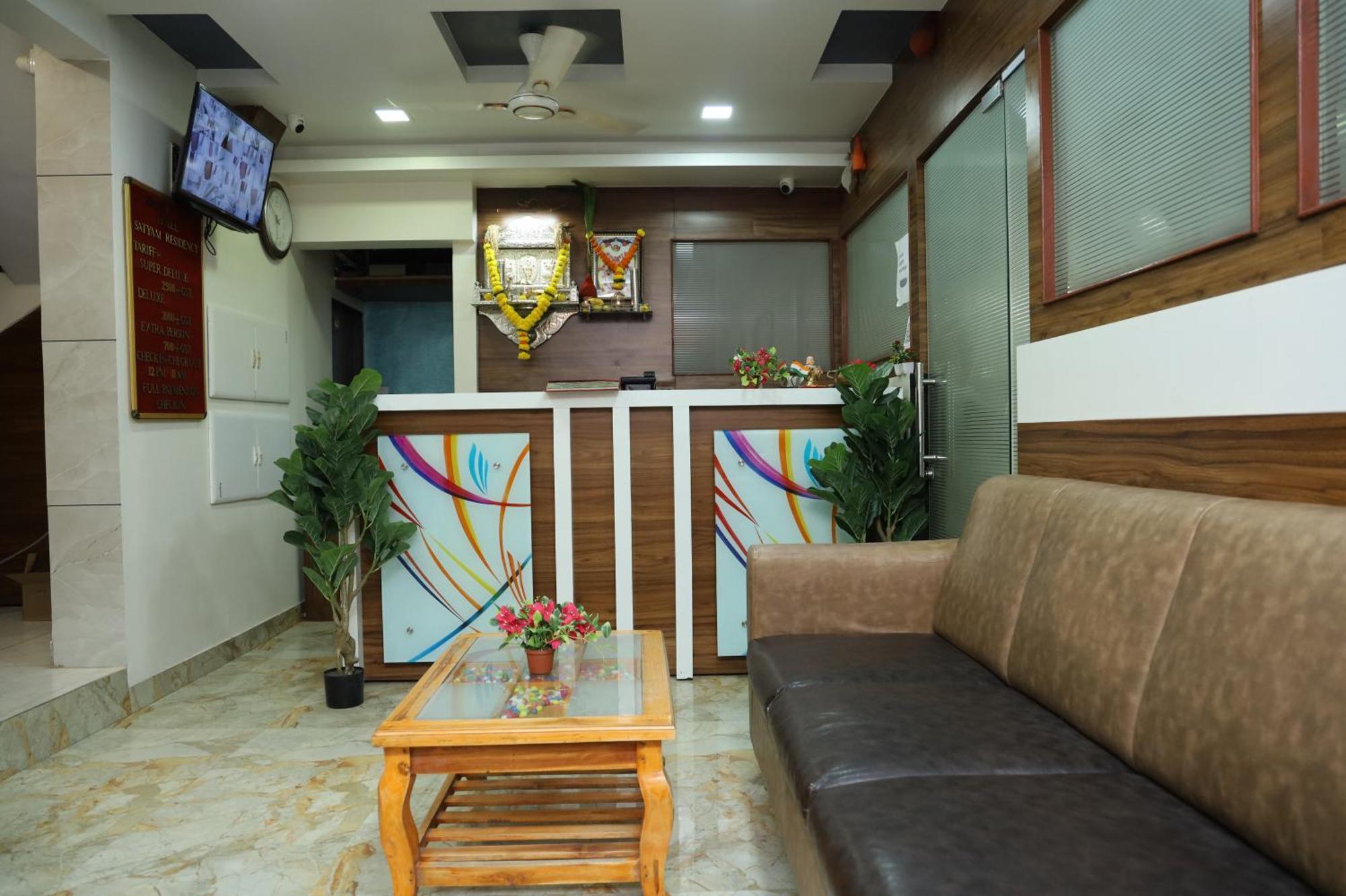 Hotel Satyam Residency Nova Bombaim Exterior foto