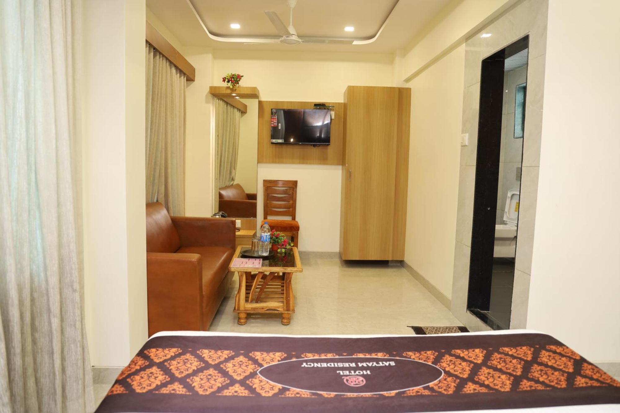 Hotel Satyam Residency Nova Bombaim Exterior foto