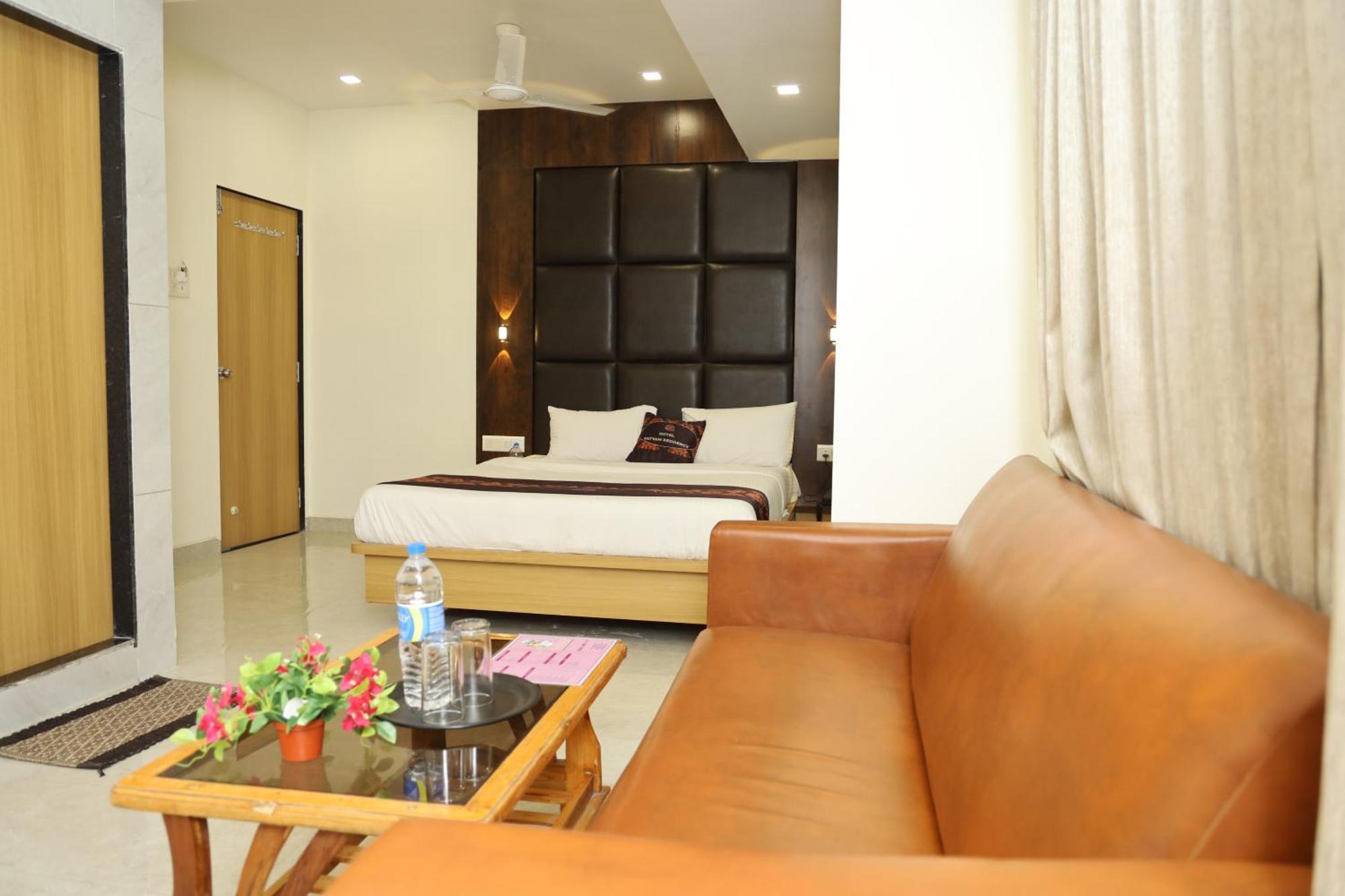 Hotel Satyam Residency Nova Bombaim Exterior foto