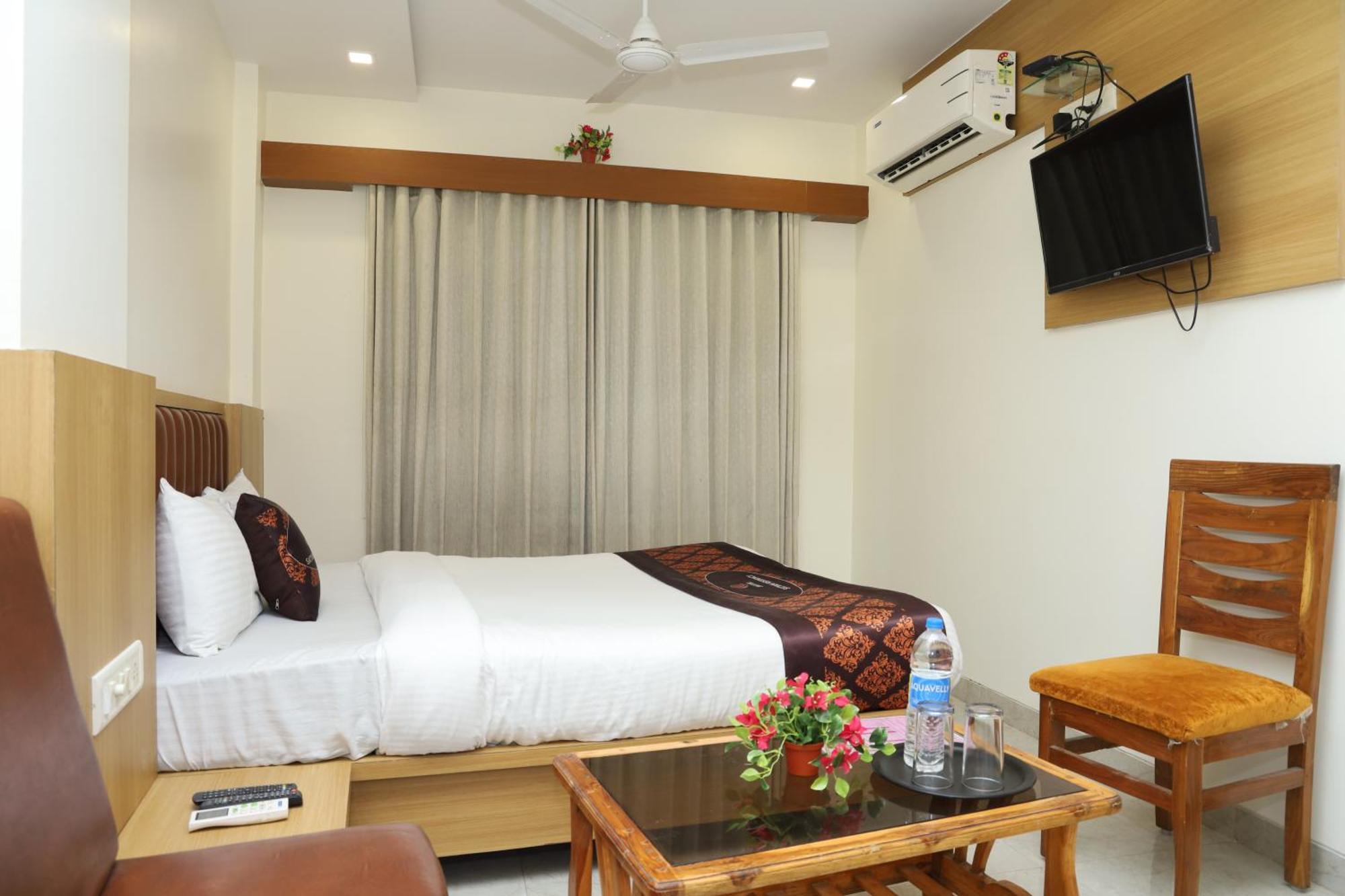 Hotel Satyam Residency Nova Bombaim Exterior foto