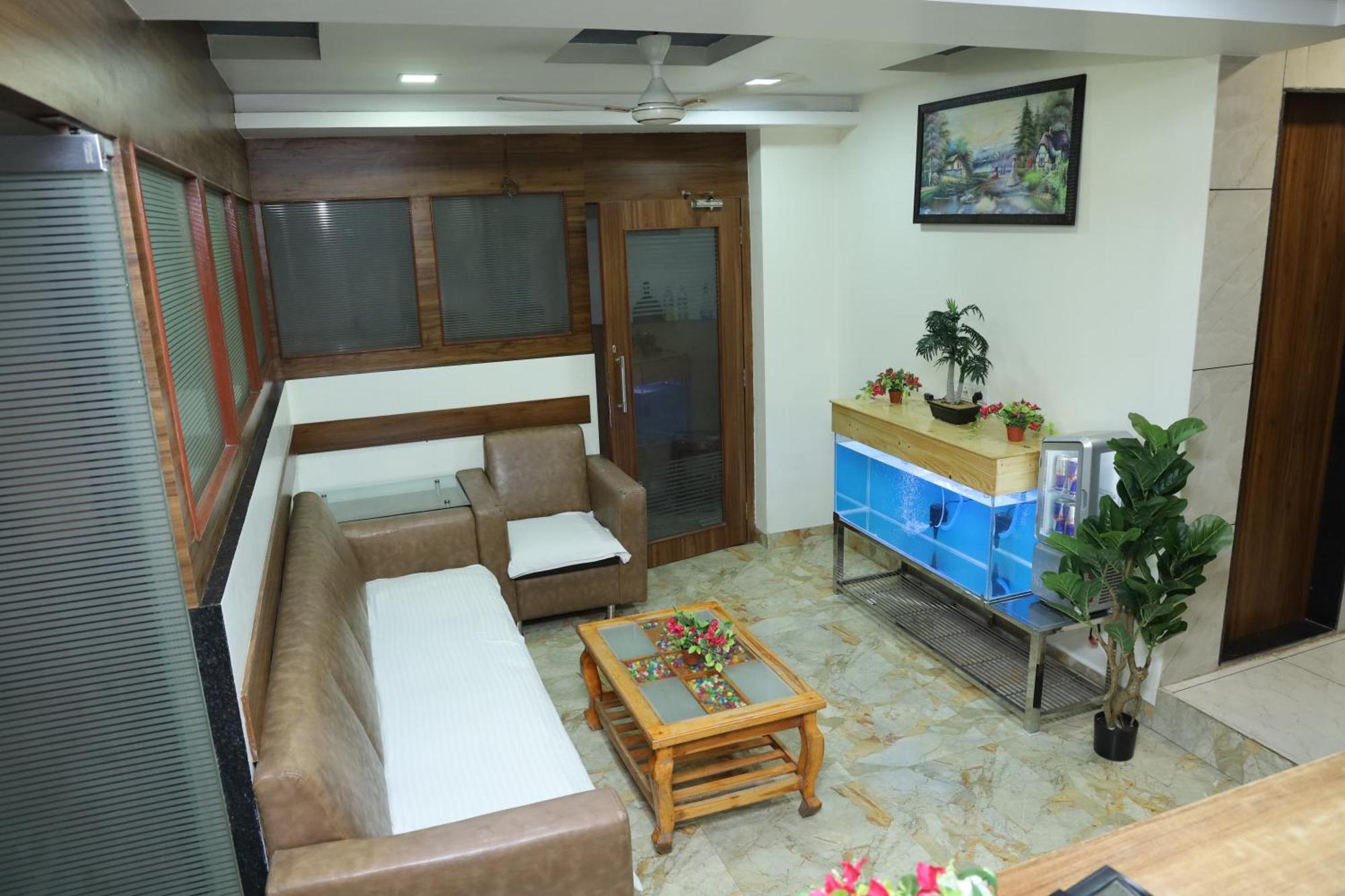 Hotel Satyam Residency Nova Bombaim Exterior foto